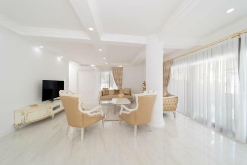Brand New Villa With Full Amenities
