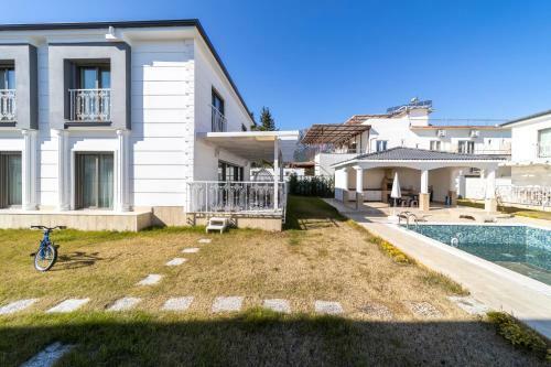 Brand New Villa With Full Amenities
