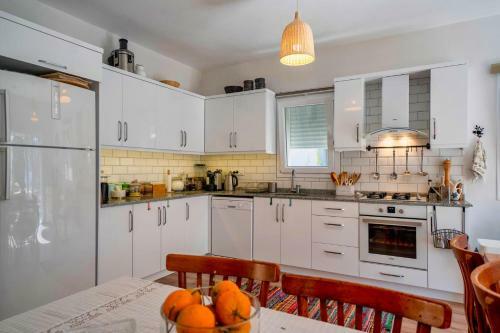 Charming Large Villa. Ideal For Family Breaks