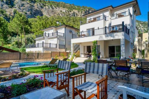 Charming Large Villa. Ideal For Family Breaks