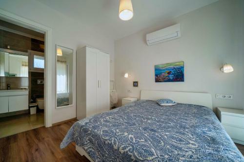 Charming Large Villa. Ideal For Family Breaks