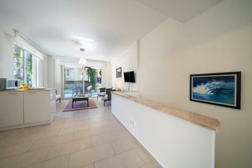 2 Br Rental Apartment In Gocek