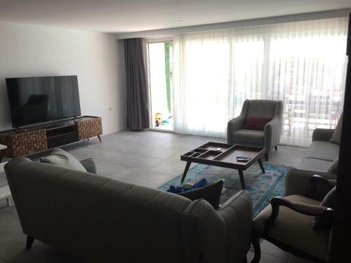 Deniz Manzaral? M�stakil Havuzlu Villa