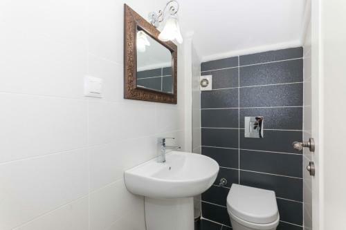 Villa Gunes 2 Icmeler Daily Weekly Rentals