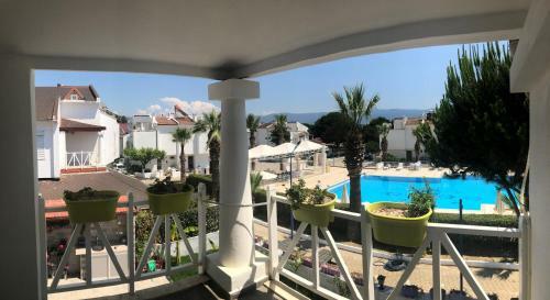 Villa Blue By The Pool, Near Sea