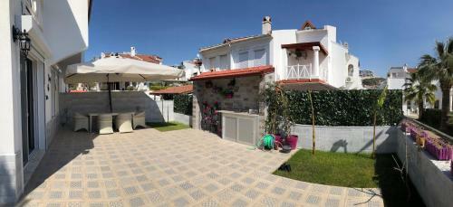 Villa Blue By The Pool, Near Sea