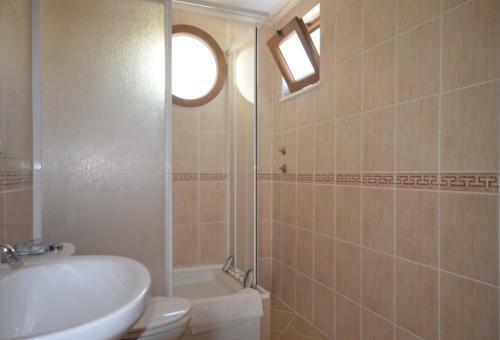Villa Sleeps 6, Private Pool.close To Town.