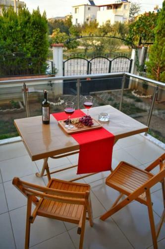 Villa Orlin's Summer House