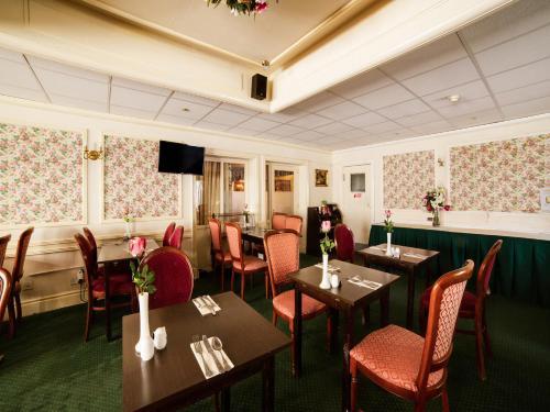The Cumberland Hotel
