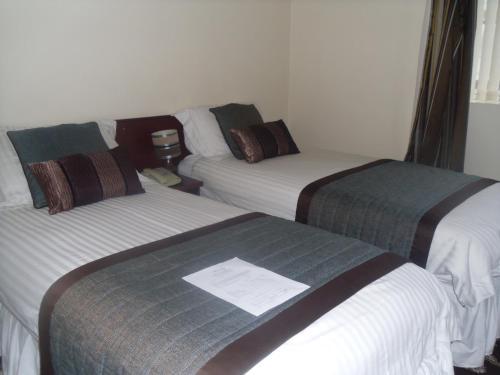Waverley Hotel