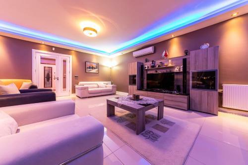 Villa Paris Marmaris Daily Weekly Rentals