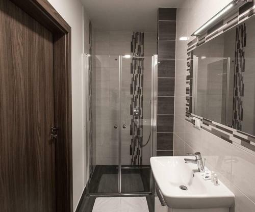 Hotel Noclegi Gawra