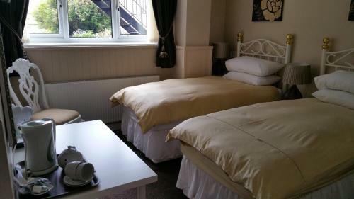 Hostal Kingswood Guest House