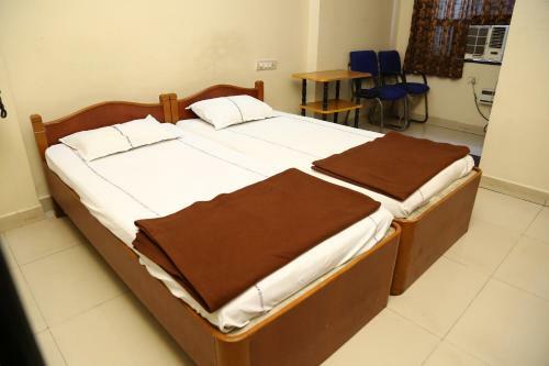 Sri Sai Krishna Deluxe Lodge