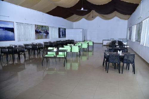 Hotel Green Farm Resort-fully Vaccinated Staff