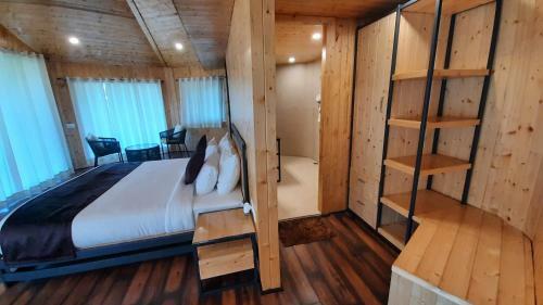 Hotel The Woods Retreat