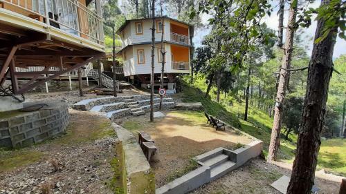 Hotel The Woods Retreat