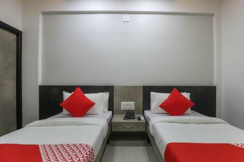 Oyo 49471 Hotel Cm Palace