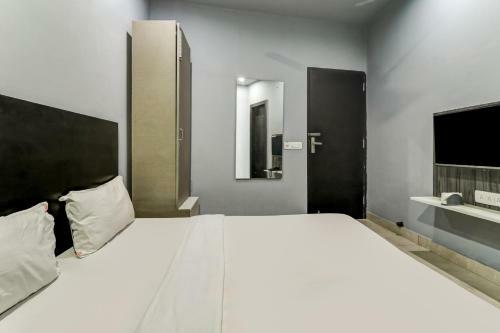 Hotel Oyo 82564 Blue Moon Residency