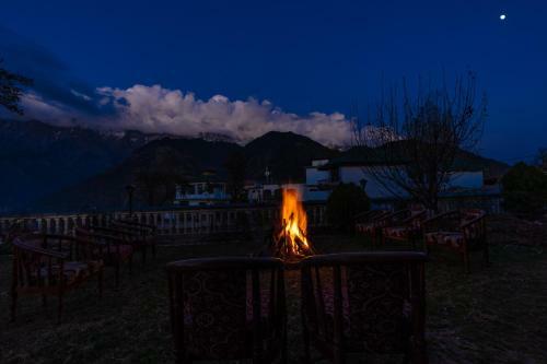 Hotel Himgiri Resorts N Spa