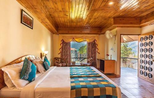 Hotel Himgiri Resorts N Spa