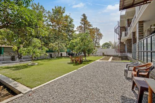 Hotel Oyo 67506 The Nirupamrattan