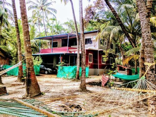 Bed & Breakfast Chaitanya Beach Resort