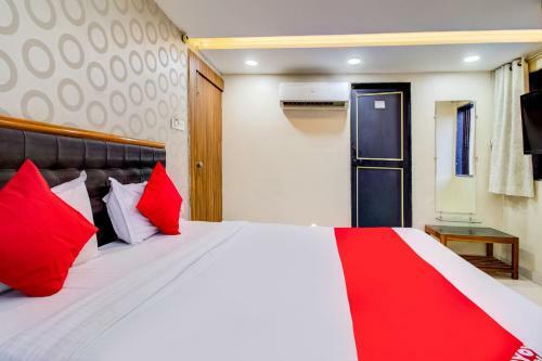 Oyo 81625 Hotel Radhika