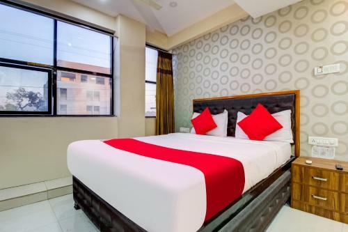 Oyo 81625 Hotel Radhika