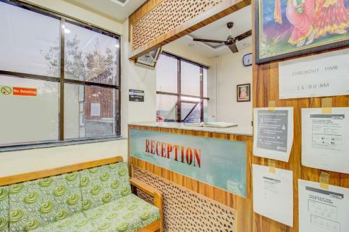 Oyo 81625 Hotel Radhika