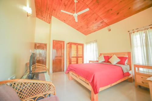 Java Hills Estate Homestay