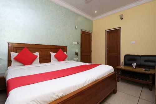Collection O 30858 Hotel Sp Rooms