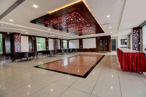 Fabhotel Silver Stay