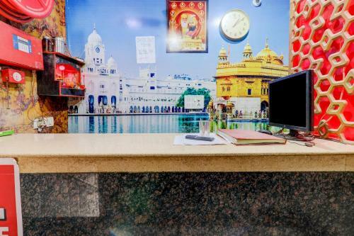 Spot On 81460 Hotel Panjab Palace