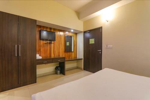 Fabhotel Silver Grand By Shelter