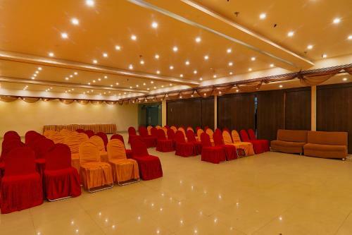 Fabhotel Silver Grand By Shelter