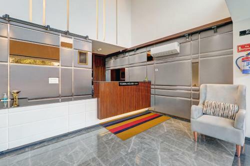Hotel Townhouse Oak 85944 Pratham Inn