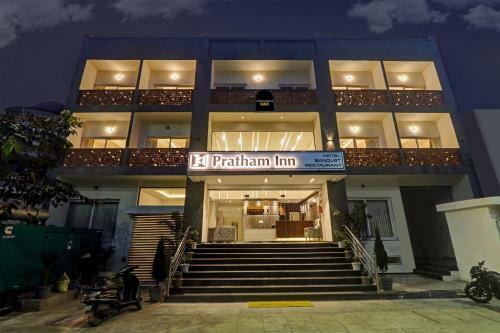 Hotel Townhouse Oak 85944 Pratham Inn