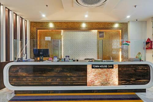 Hotel Townhouse Oak Paras Inn