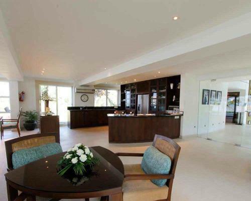 Bed & Breakfast Room In A Beach House