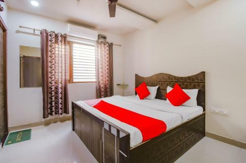 Oyo 79216 Hotel Gms Inn