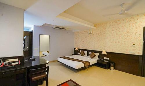 Fabhotel Sapphire