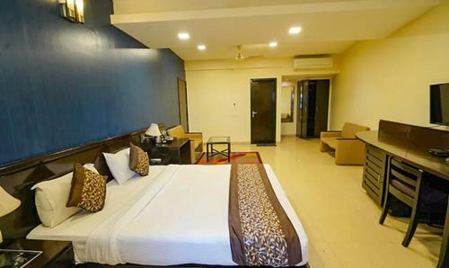 Fabhotel Sapphire