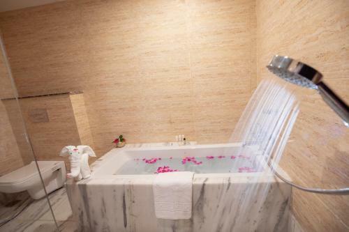Hotel Lalita Grand