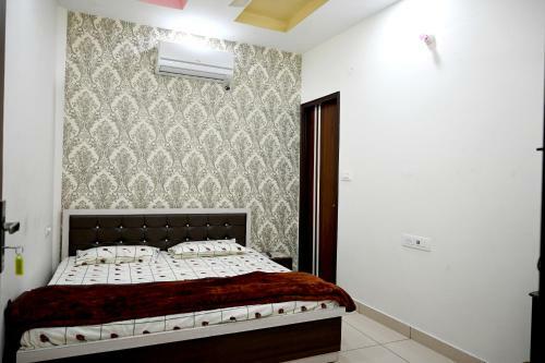 Hotel No Problem Guest House
