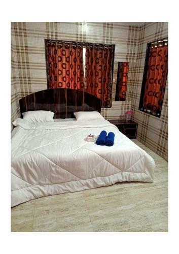 S Pool Villa Near Mapro