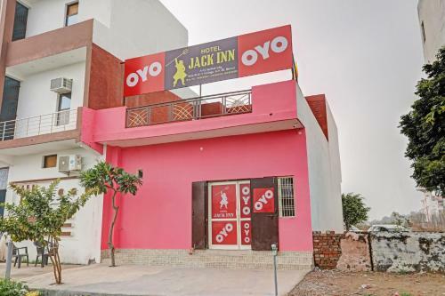 Oyo 85608 Hotel Jack Inn