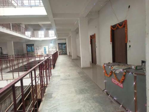 Oyo 85195 Hotel Spark Inn