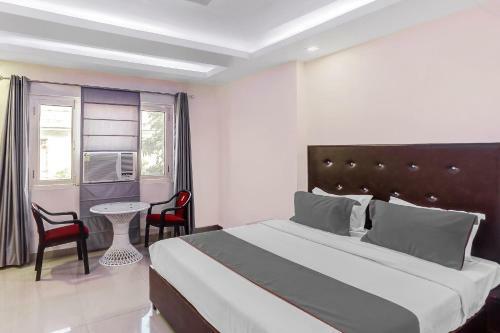 Collection O 69818 Hotel Ambition