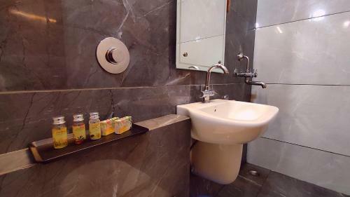 Hotel Mahesh By Shrigo Hotels